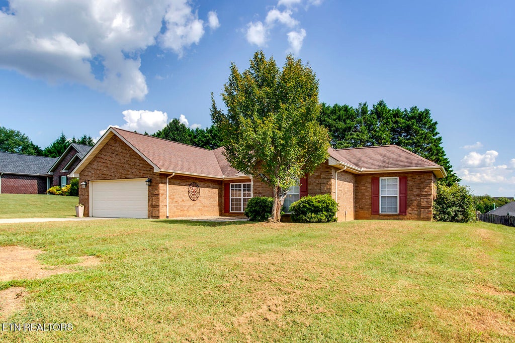 Photo of 250 Edinburgh Drive, Lenoir City, TN 37771 (MLS # 1355210)