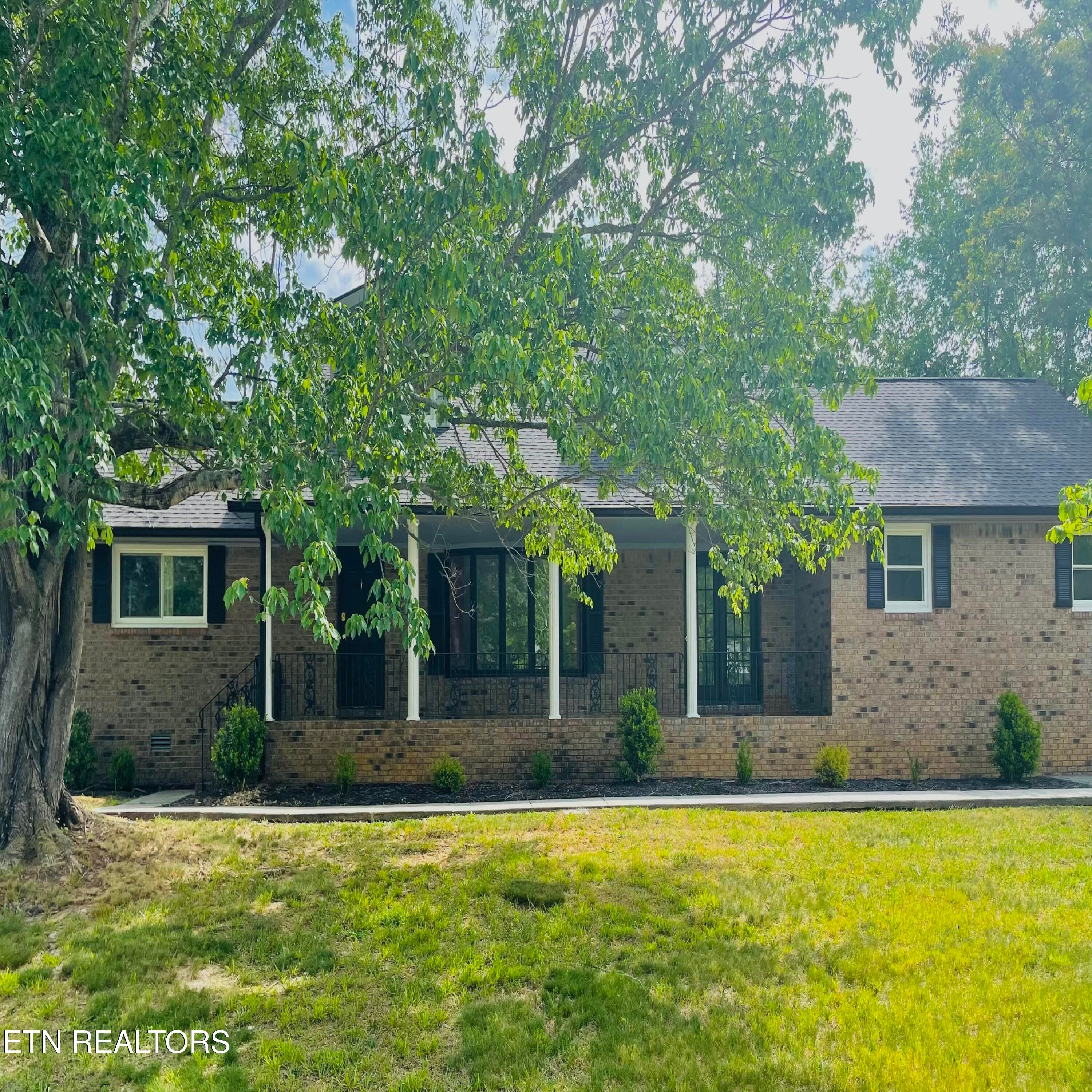 2158 Williamsburg Circle