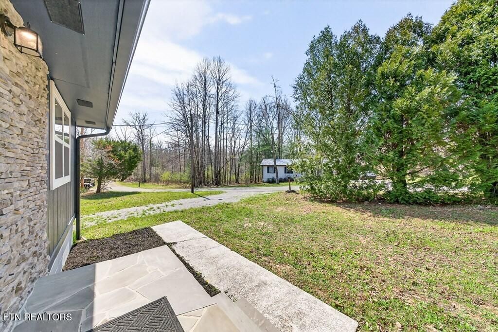 Photo of 121 Twin Oaks Rd, Pikeville, TN 37367 (MLS # 1338040)