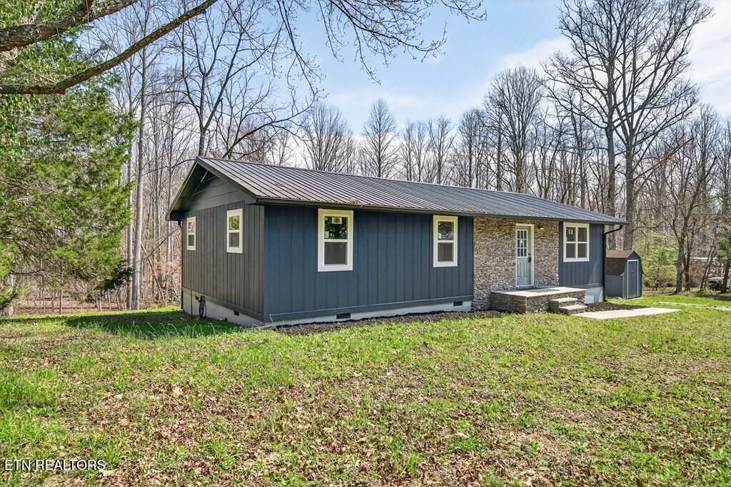 Photo of 121 Twin Oaks Rd, Pikeville, TN 37367 (MLS # 1338040)