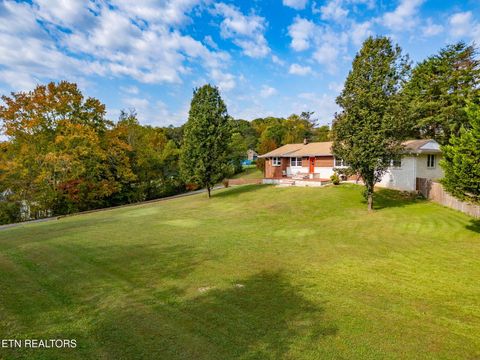 Photo of 302 Hickory St, Clinton, TN 37716 (MLS # 1320082)