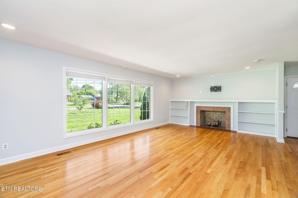 Photo of 7012 Gainesborough Drive, Knoxville, TN 37909 (MLS # 1260944)