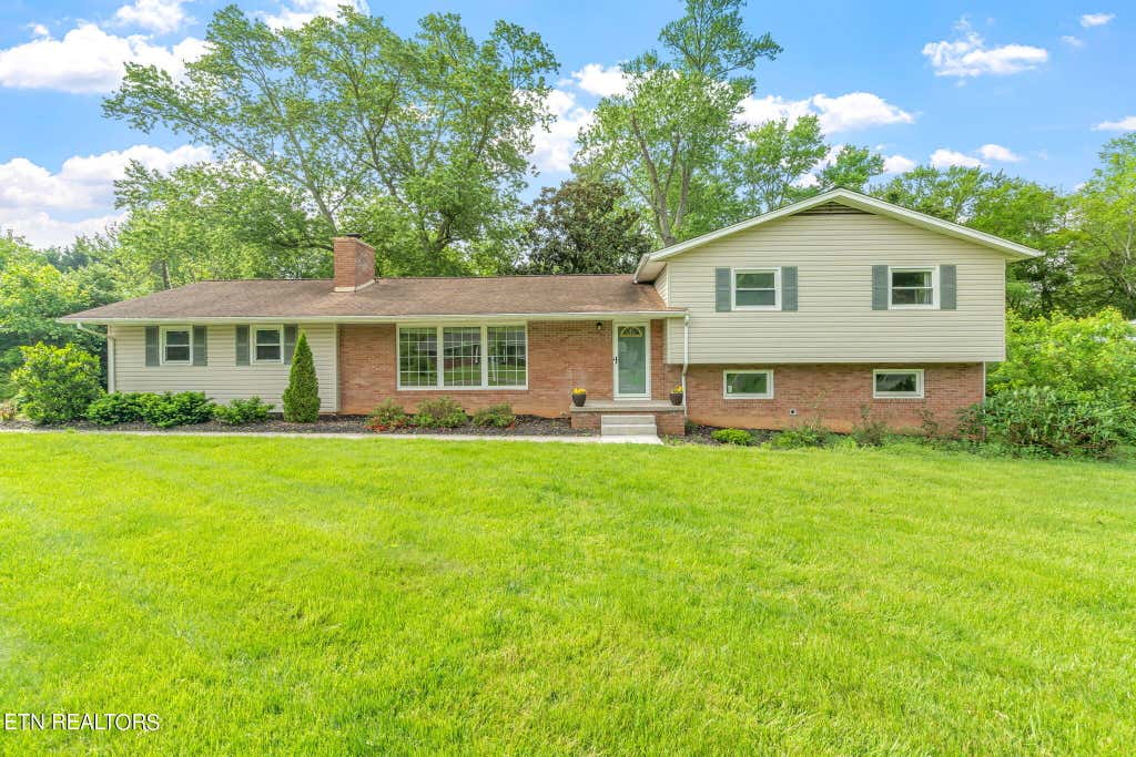 Photo of 7012 Gainesborough Drive, Knoxville, TN 37909 (MLS # 1260944)