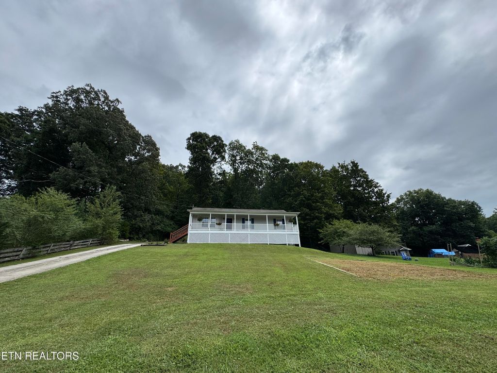 Photo of 112 Hoskins Lane, Clinton, TN 37716 (MLS # 1310956)