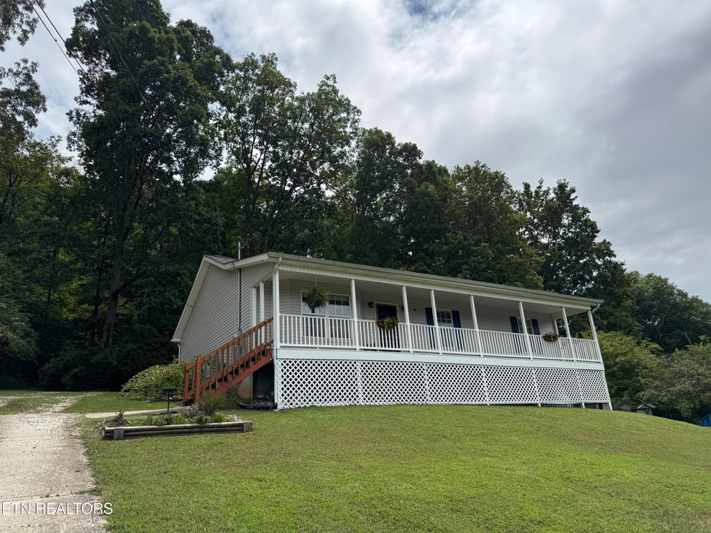 Photo of 112 Hoskins Lane, Clinton, TN 37716 (MLS # 1310956)