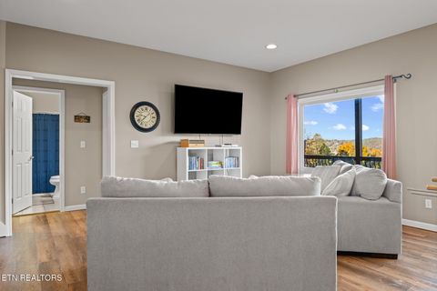 Tiny photo for 1466 Deerfield Way, LaFollette, TN 37766 (MLS # 1320032)