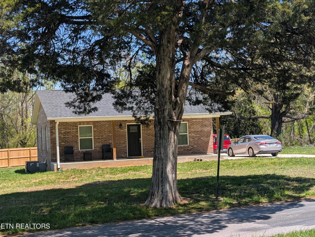 Photo of 122 Porter Lane, Spring City, TN 37381 (MLS # 1300240)