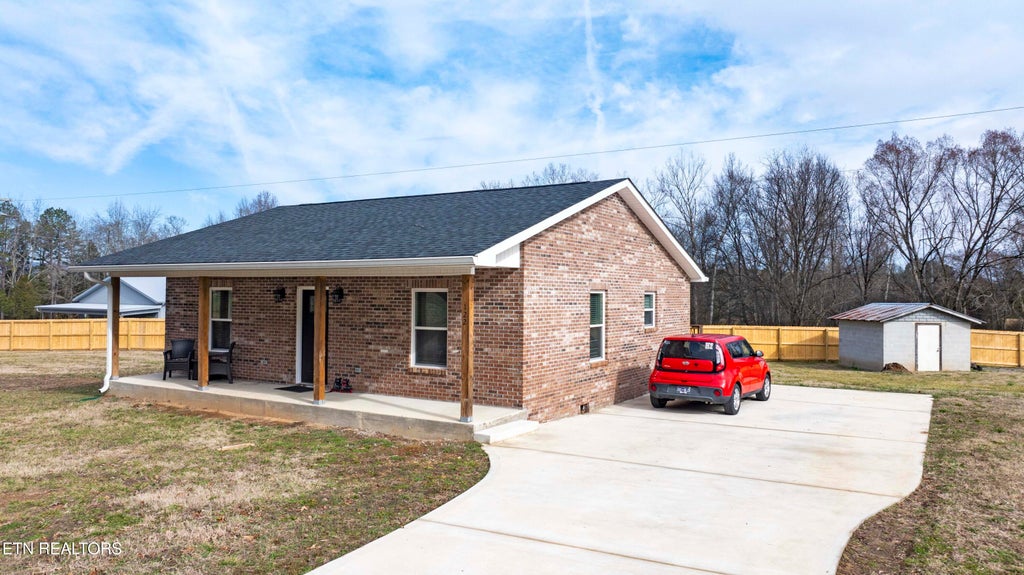 Photo of 122 Porter Lane, Spring City, TN 37381 (MLS # 1300240)
