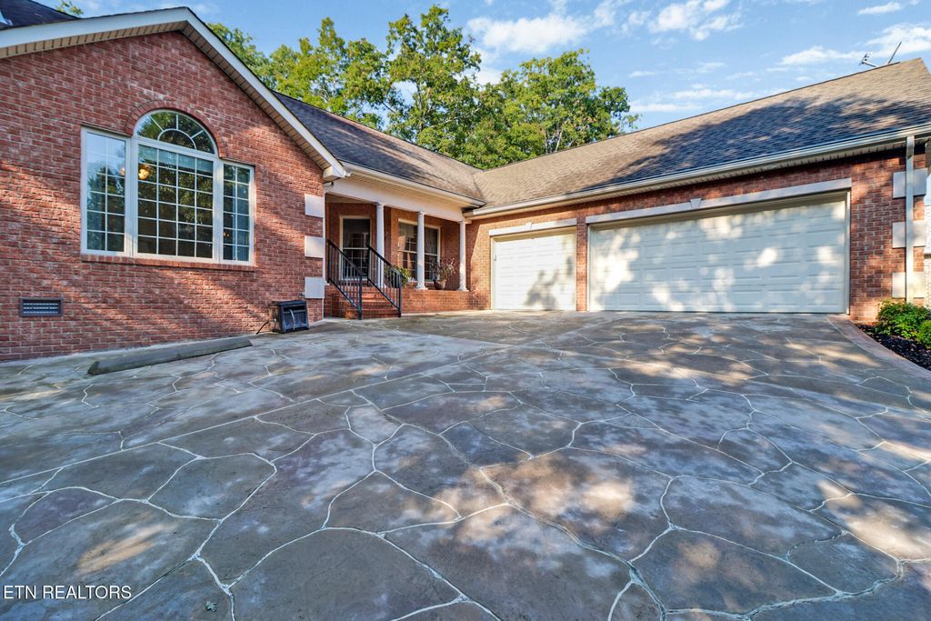 Photo of 107 Forest Hill Drive, Fairfield Glade, TN 38558 (MLS # 1315188)