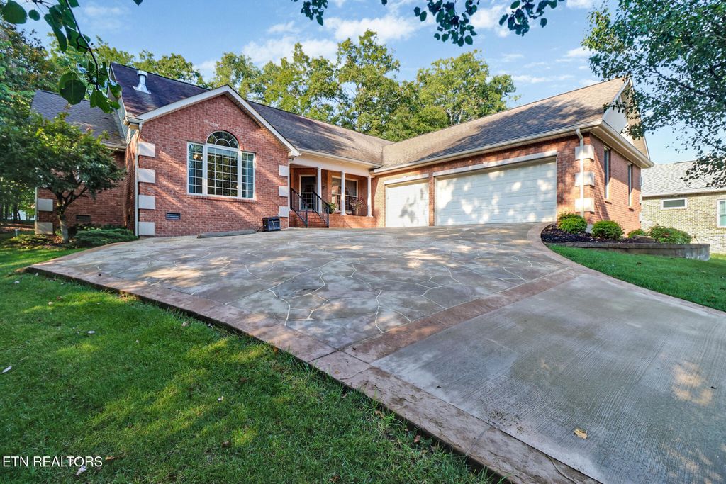 Photo of 107 Forest Hill Drive, Fairfield Glade, TN 38558 (MLS # 1315188)