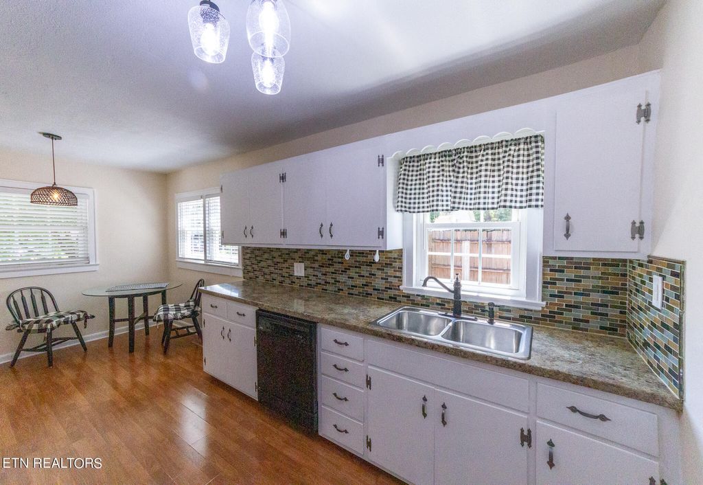 Photo of 1505 Redwood St, Alcoa, TN 37701 (MLS # 1271379)