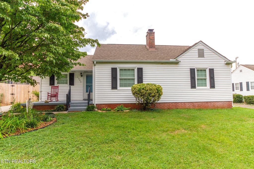 Photo of 1505 Redwood St, Alcoa, TN 37701 (MLS # 1271379)