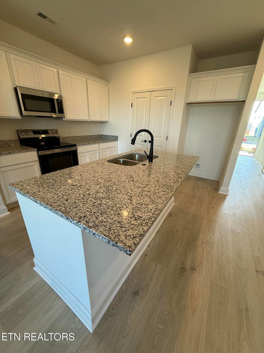 Photo of 1726 Bennett Village Drive, Maryville, TN 37804 (MLS # 1322021)