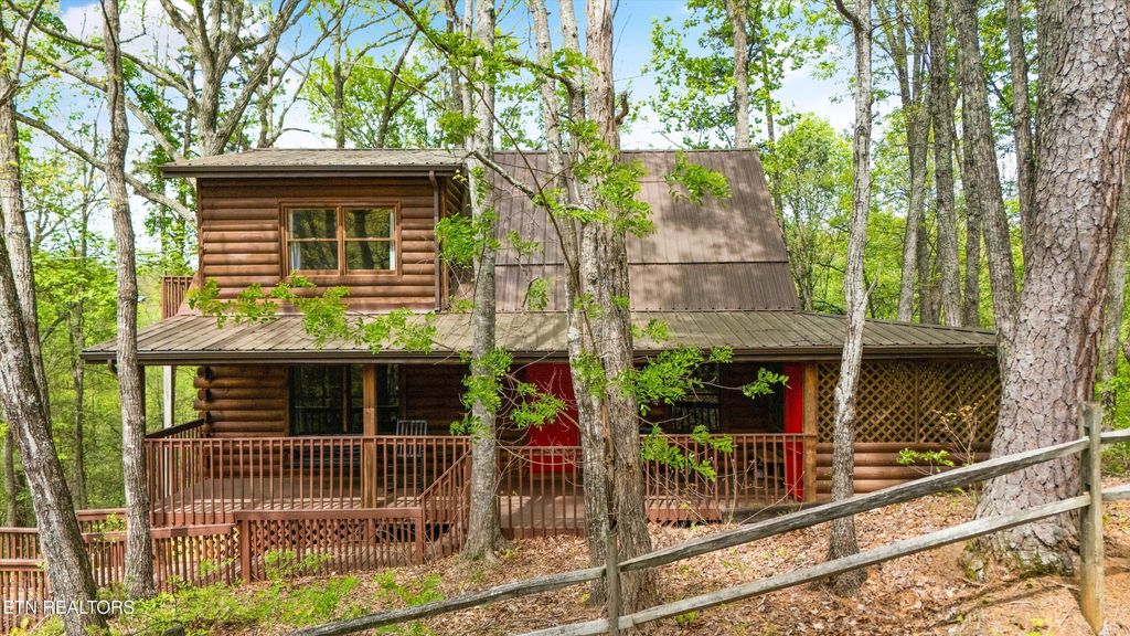 Photo of 1575 Sky View Drive, Sevierville, TN 37876 (MLS # 1336261)