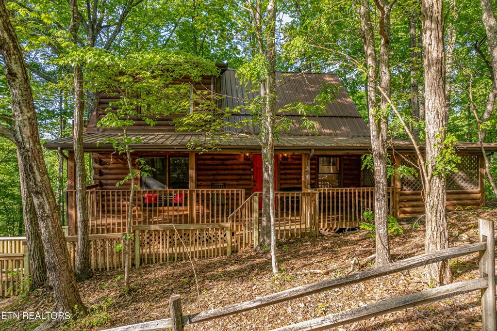 Photo of 1575 Sky View Drive, Sevierville, TN 37876 (MLS # 1336261)