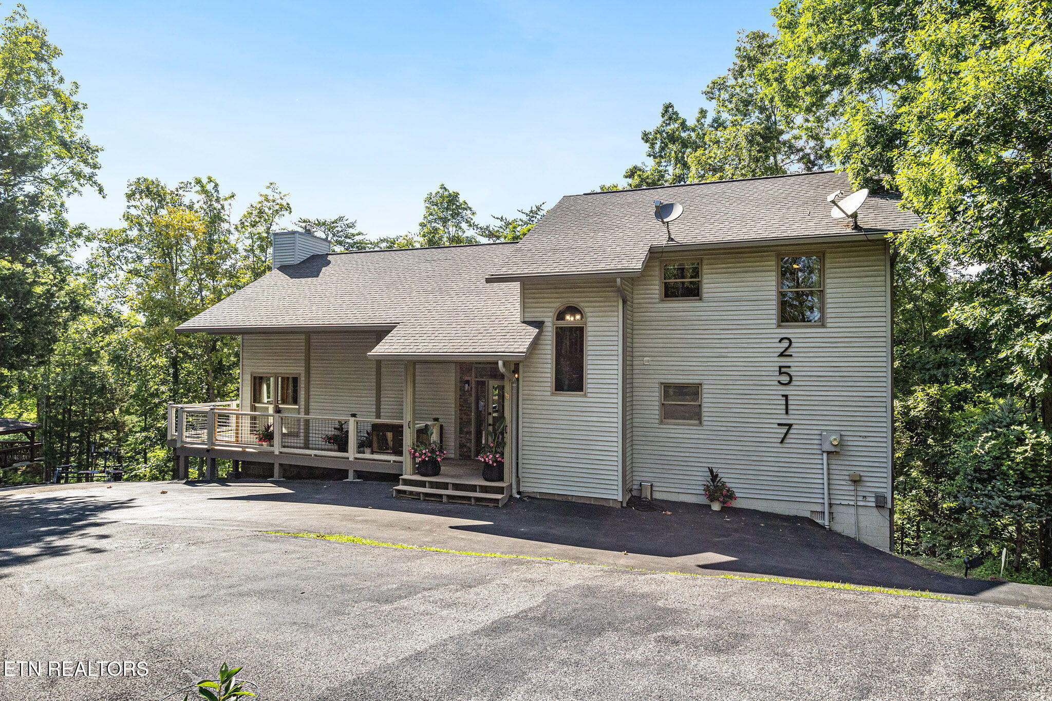 2517 Angler Way