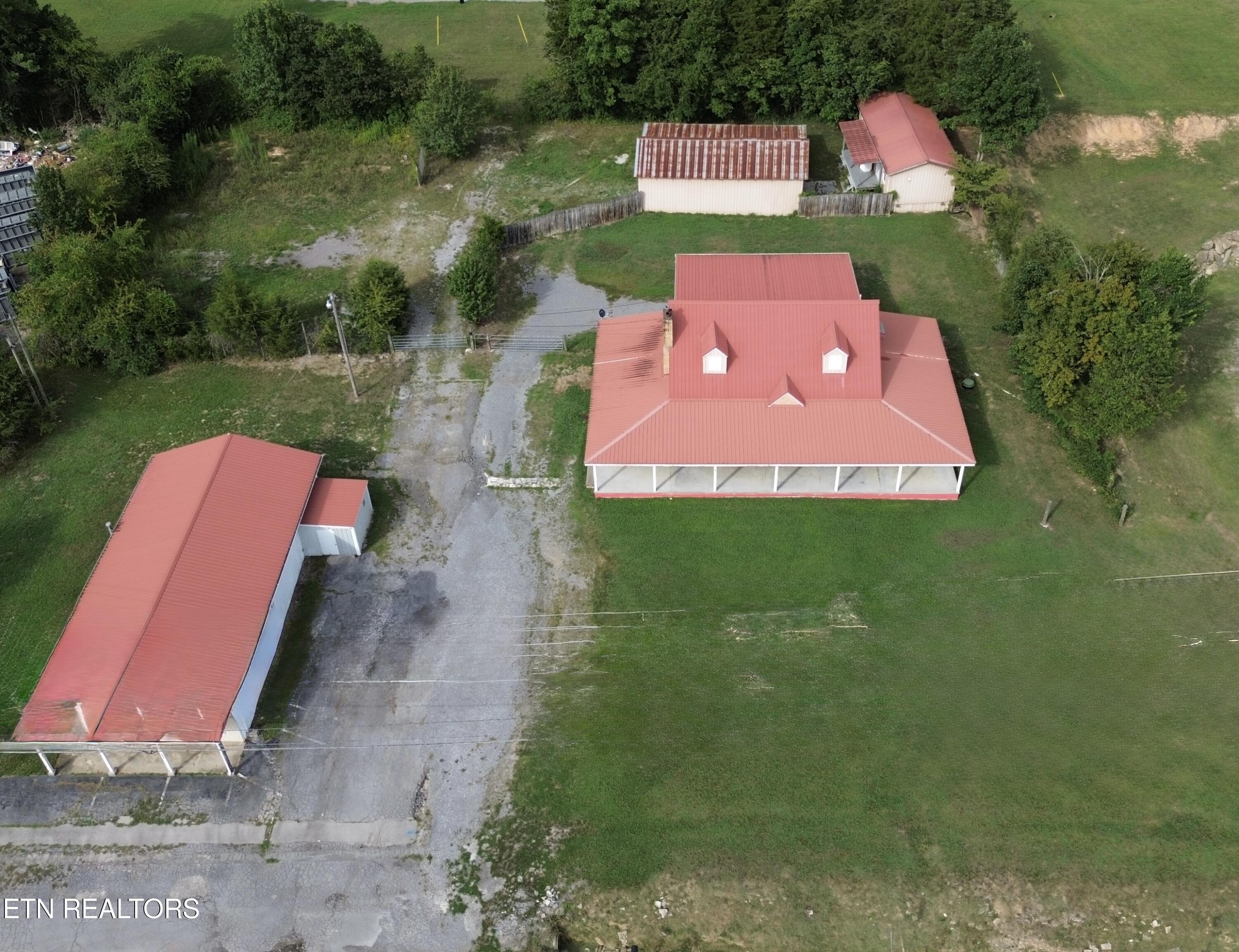 2215 Clinton Hwy Hwy