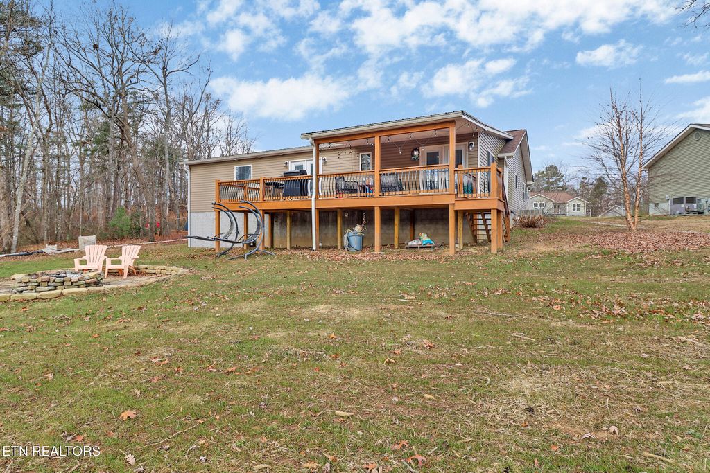 Photo of 223 Grove Loop, Crossville, TN 38555 (MLS # 1324856)