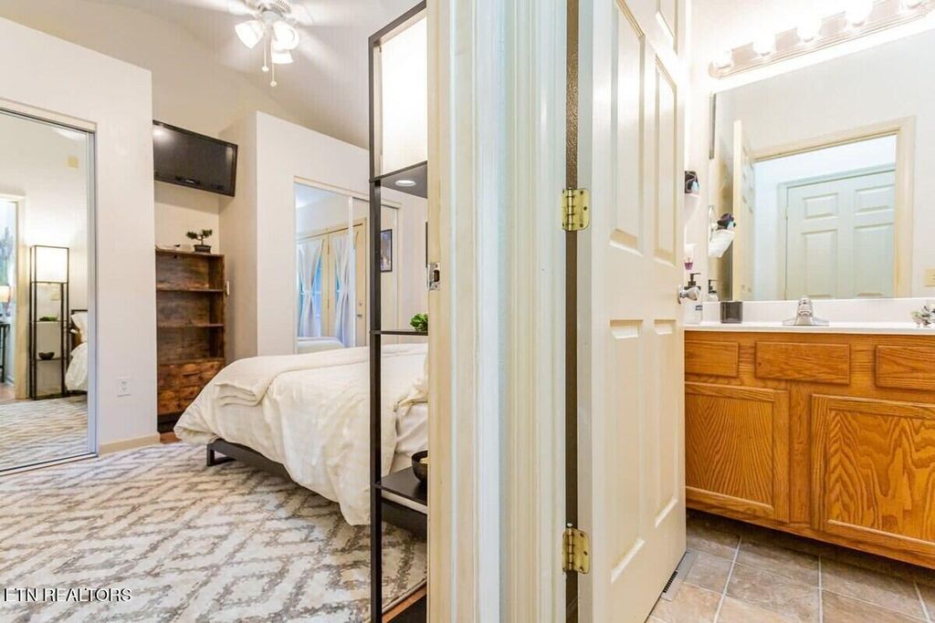 Photo of 516 Proffitt Rd #2, Gatlinburg, TN 37738 (MLS # 1314181)