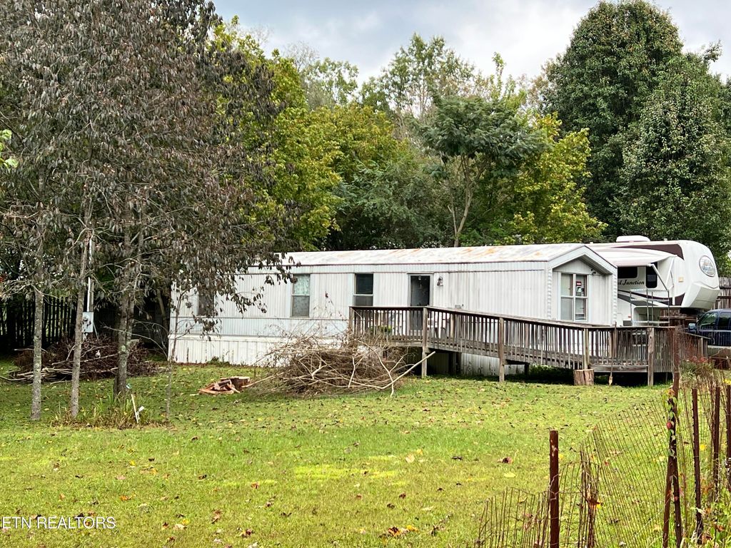 Photo of 161 Pond Road Rd, Oliver Springs, TN 37840 (MLS # 1242090)