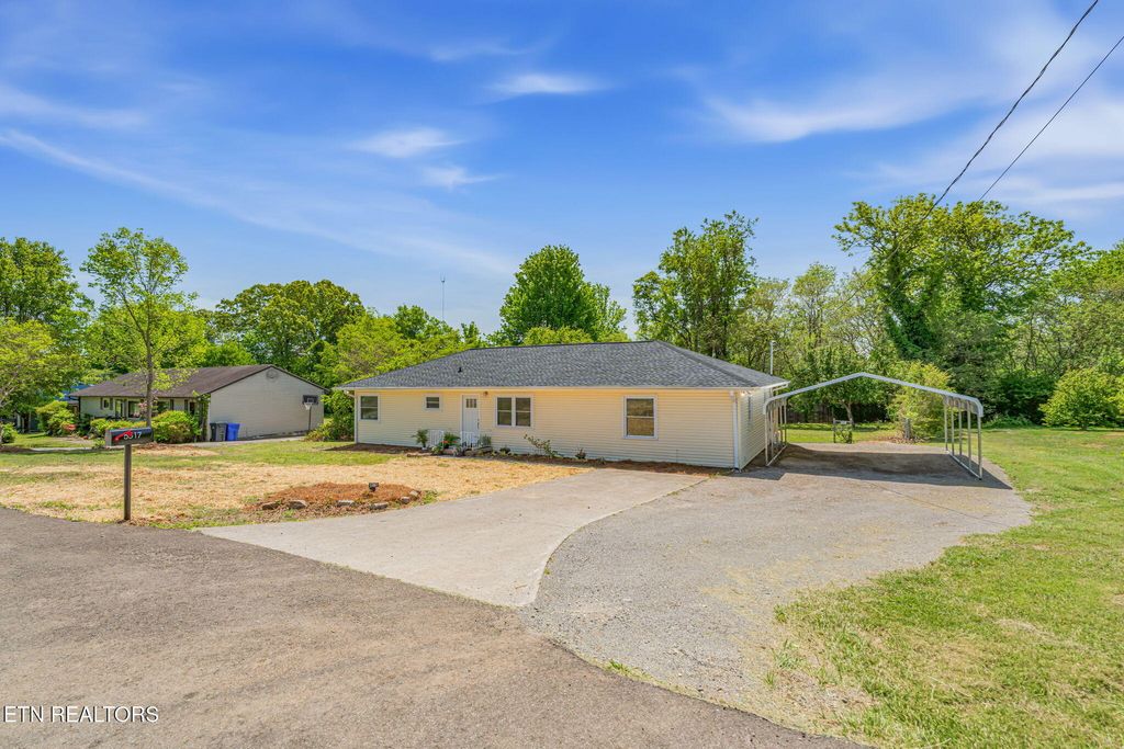Photo of 5317 Rowan Rd, Knoxville, TN 37912 (MLS # 1337779)