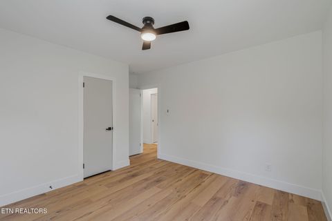 Tiny photo for 5317 Rowan Rd, Knoxville, TN 37912 (MLS # 1337779)