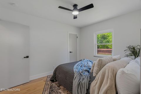 Tiny photo for 5317 Rowan Rd, Knoxville, TN 37912 (MLS # 1337779)