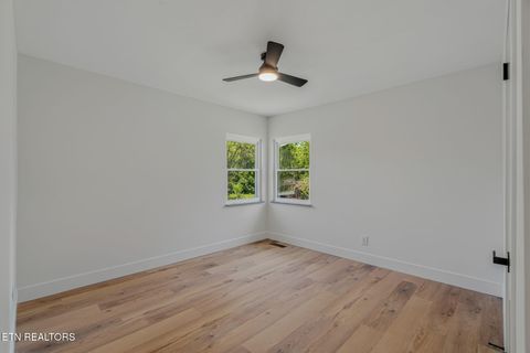 Tiny photo for 5317 Rowan Rd, Knoxville, TN 37912 (MLS # 1337779)