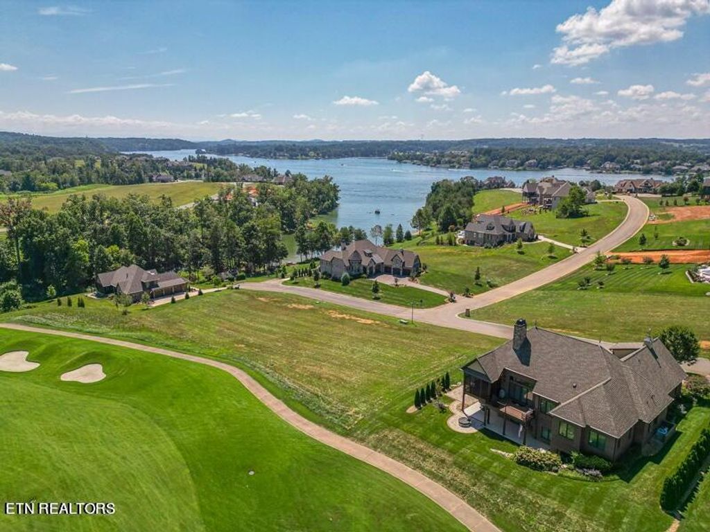 Photo of 611 Starboard Drive, Lenoir City, TN 37772 (MLS # 1254038)