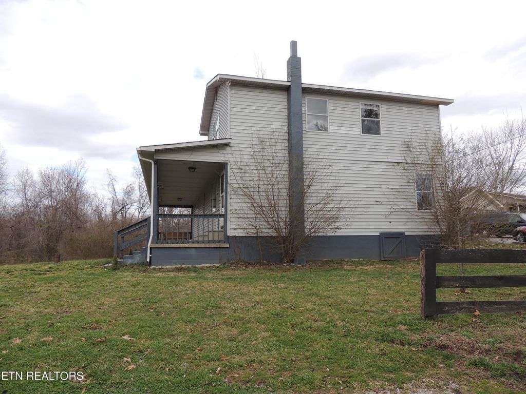 Photo of 518 Flatt Spur Rd, Jamestown, TN 38556 (MLS # 1331751)