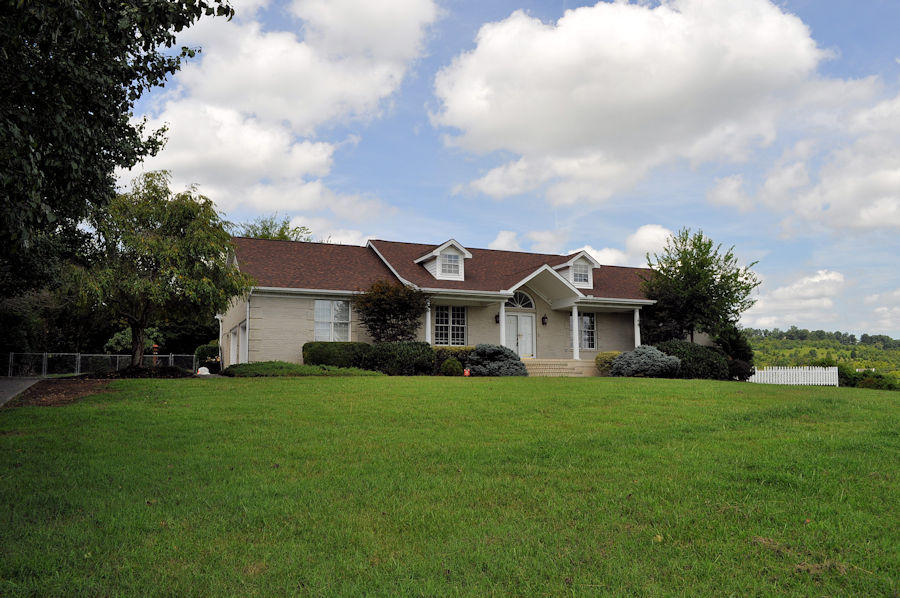 Photo 1 of 37 — 714 River Rd, Kodak, TN 37764