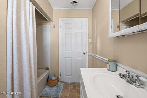 Tiny photo for 902 Fowler St, Clinton, TN 37716 (MLS # 1341403)