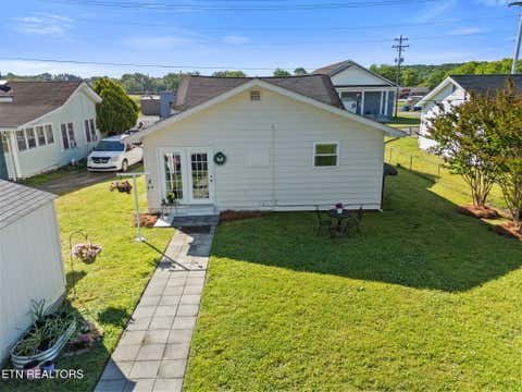 Tiny photo for 902 Fowler St, Clinton, TN 37716 (MLS # 1341403)