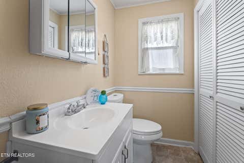 Tiny photo for 902 Fowler St, Clinton, TN 37716 (MLS # 1341403)