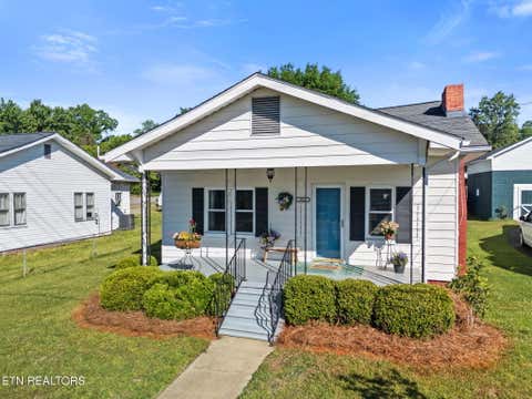 Tiny photo for 902 Fowler St, Clinton, TN 37716 (MLS # 1341403)