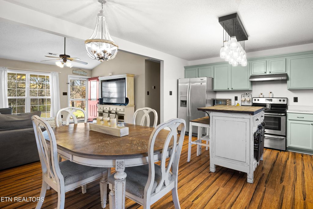 Photo of 1474 Sheets Hollow Rd, Greenback, TN 37742 (MLS # 1294112)