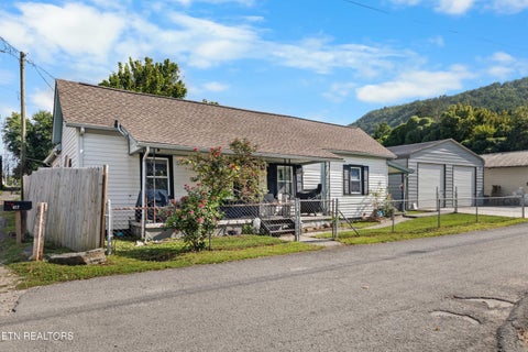 Tiny photo for 417 E 3rd St, Rocky Top, TN 37769 (MLS # 1352735)