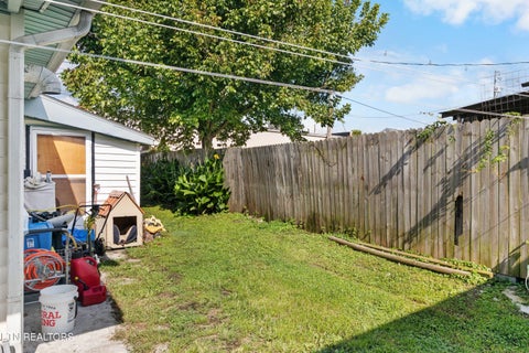 Tiny photo for 417 E 3rd St, Rocky Top, TN 37769 (MLS # 1352735)