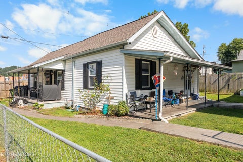 Tiny photo for 417 E 3rd St, Rocky Top, TN 37769 (MLS # 1352735)
