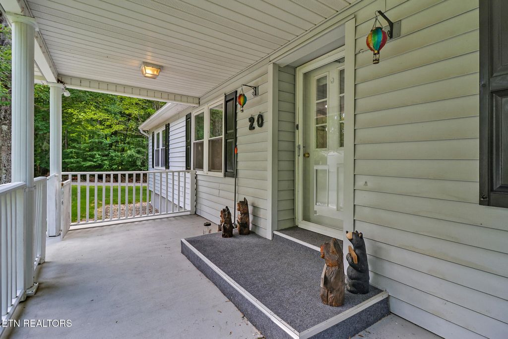 Photo of 20 Robin Hood Lane, Crossville, TN 38558 (MLS # 1307169)
