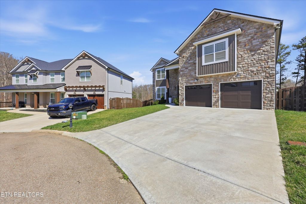 Photo of 2052 Highlands Ridge Lane, Knoxville, TN 37932 (MLS # 1332453)