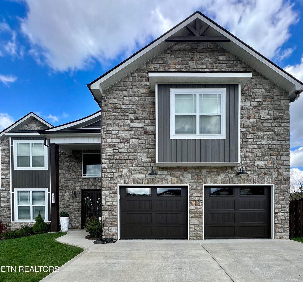 Photo of 2052 Highlands Ridge Lane, Knoxville, TN 37932 (MLS # 1332453)