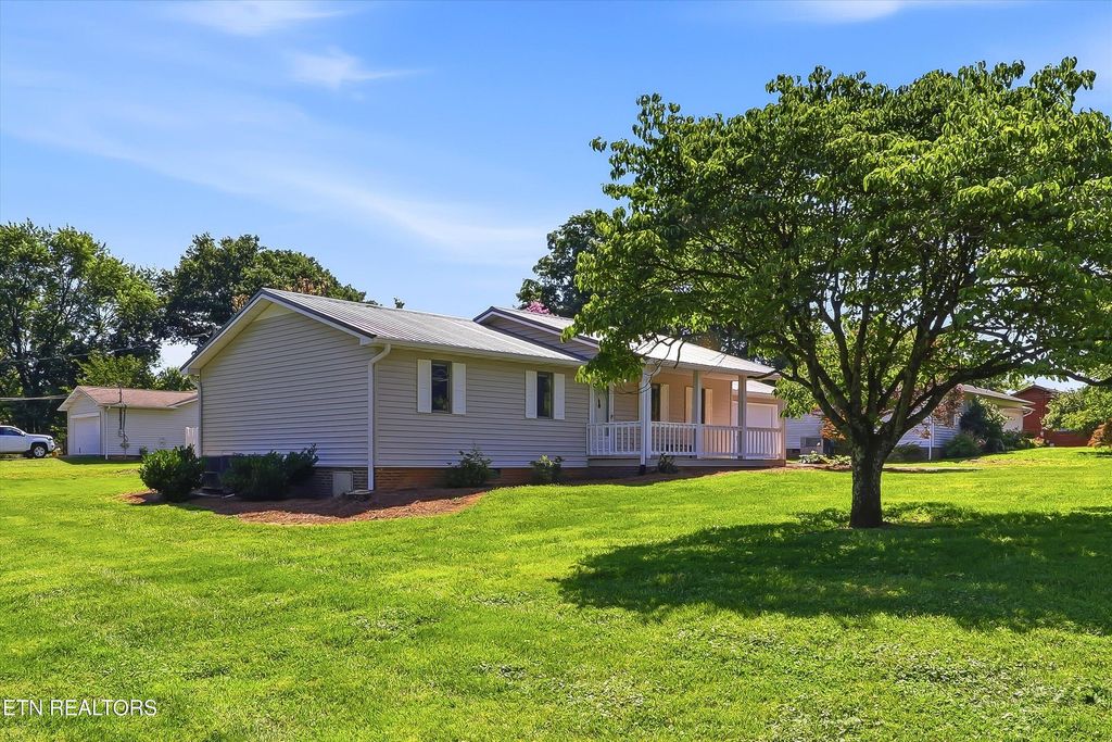 Photo of 904 Mount Lebanon Rd, Maryville, TN 37804 (MLS # 1343723)