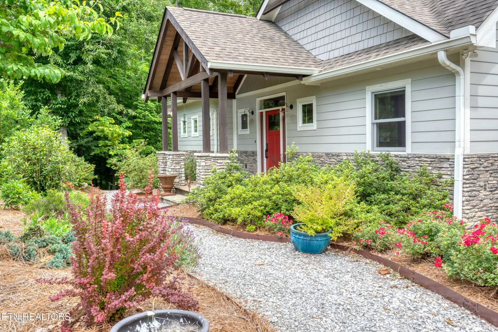 Photo of 720 Hunters Run Rd, Townsend, TN 37882 (MLS # 1305006)