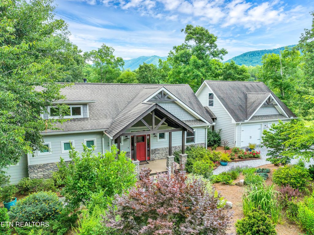 Photo of 720 Hunters Run Rd, Townsend, TN 37882 (MLS # 1305006)