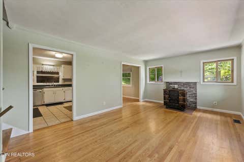 Tiny photo for 410 Sherwood Estates Circle, Clinton, TN 37716 (MLS # 1344724)