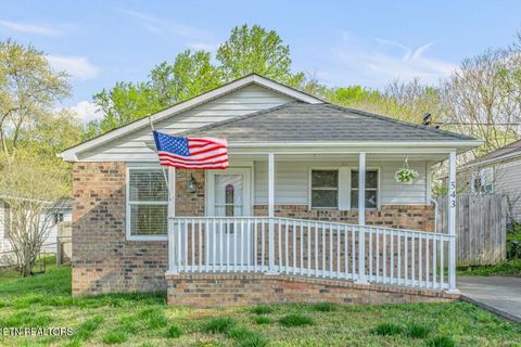 Photo of 543 Henderson St, Harriman, TN 37748 (MLS # 1335639)
