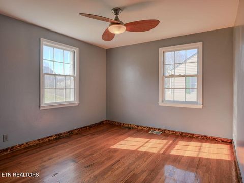 Tiny photo for 1937 W Gilbert Lane, Knoxville, TN 37920 (MLS # 1323753)