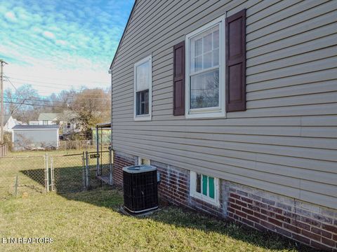 Tiny photo for 1937 W Gilbert Lane, Knoxville, TN 37920 (MLS # 1323753)