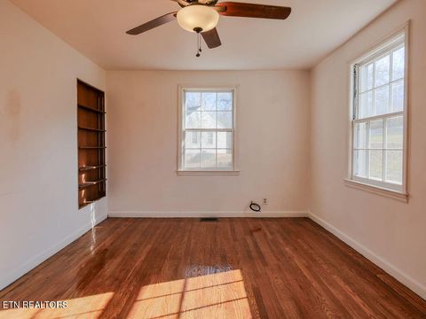 Tiny photo for 1937 W Gilbert Lane, Knoxville, TN 37920 (MLS # 1323753)